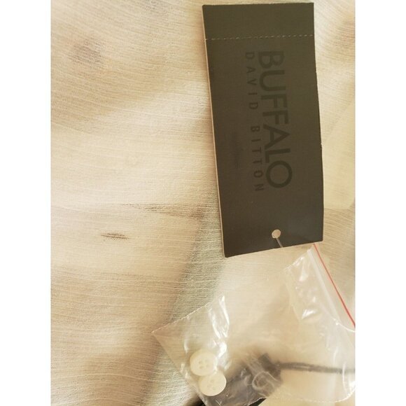 NWT BUFFALO BY DAVID BITTON EMBROIDERED WHITE BLOUSE SIZE M - Picture 7 of 7